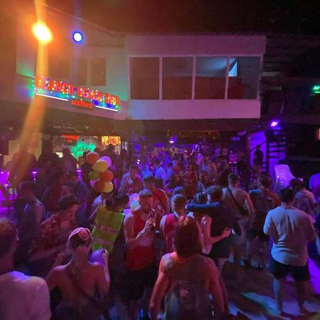 קו פי פי Blanco Beach Bar Hostel מראה חיצוני תמונה