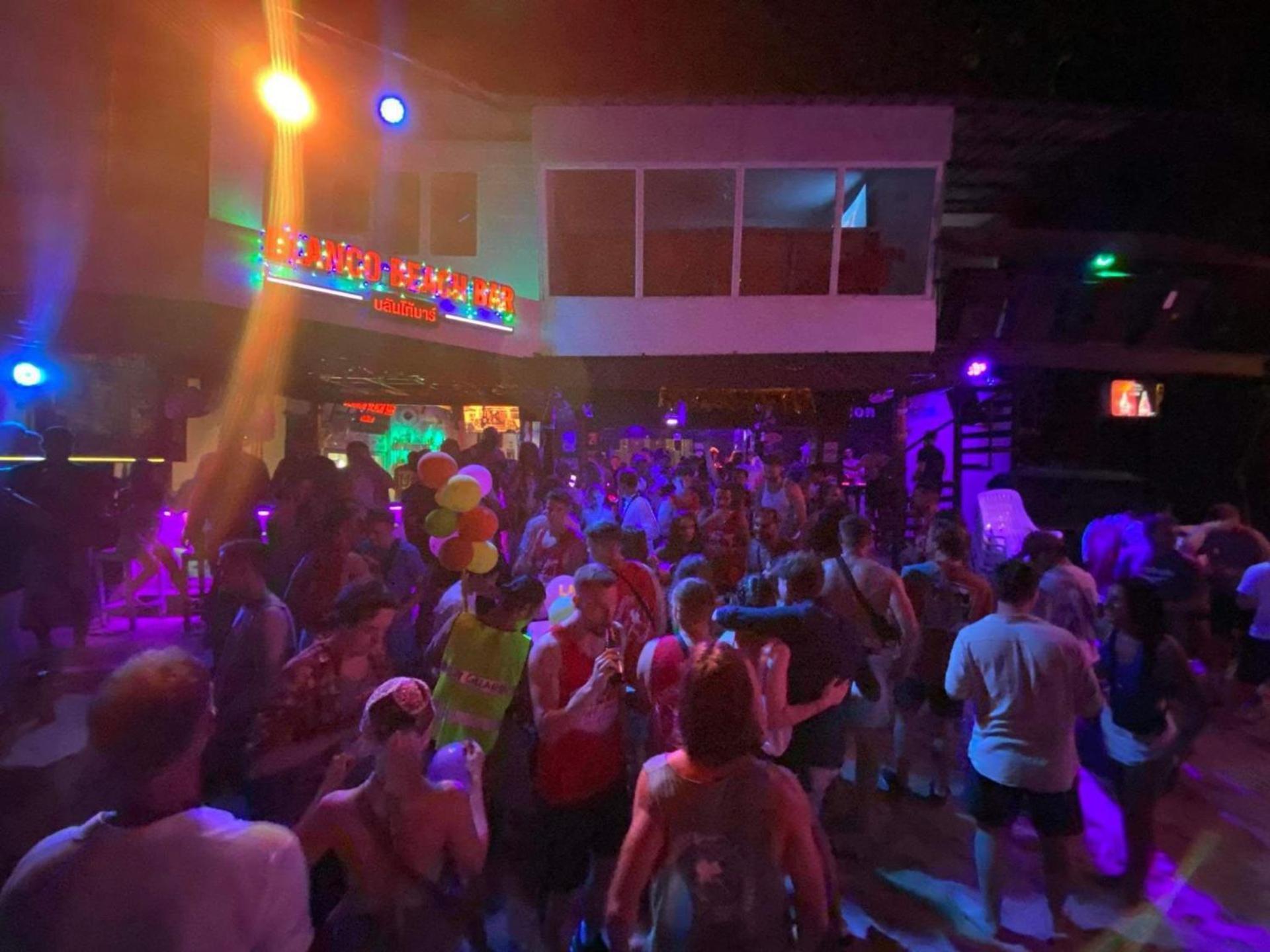 קו פי פי Blanco Beach Bar Hostel מראה חיצוני תמונה