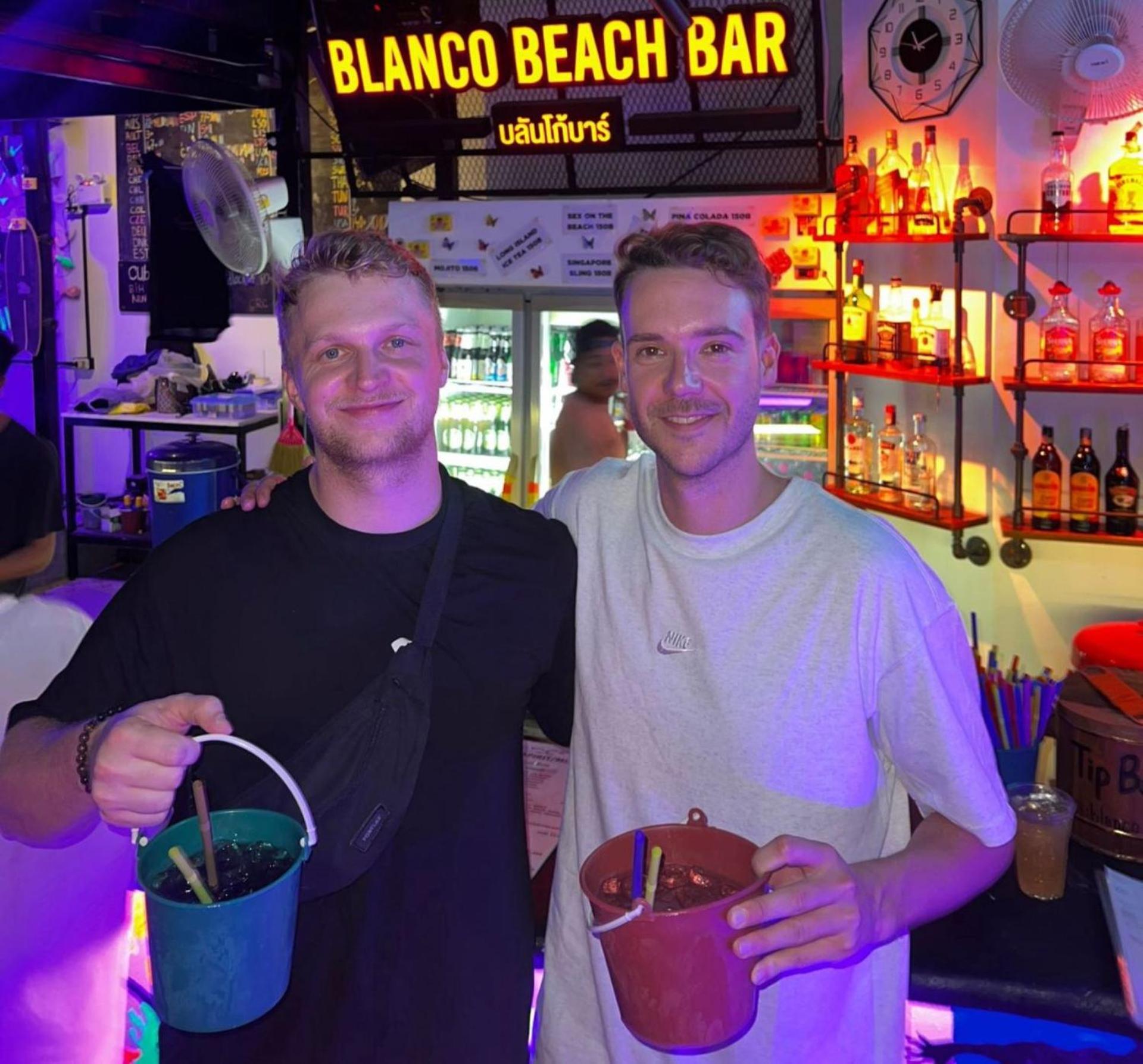 קו פי פי Blanco Beach Bar Hostel מראה חיצוני תמונה