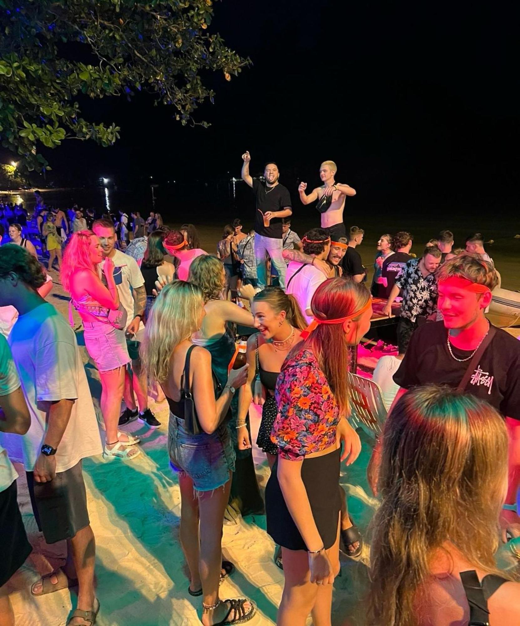 קו פי פי Blanco Beach Bar Hostel מראה חיצוני תמונה